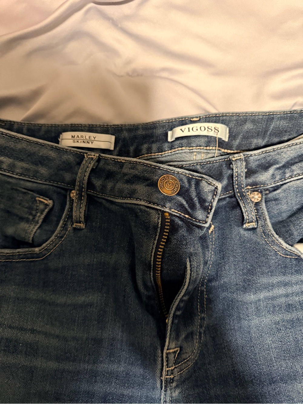 Vigoss Skinny Jeans - Medium Blue Wash